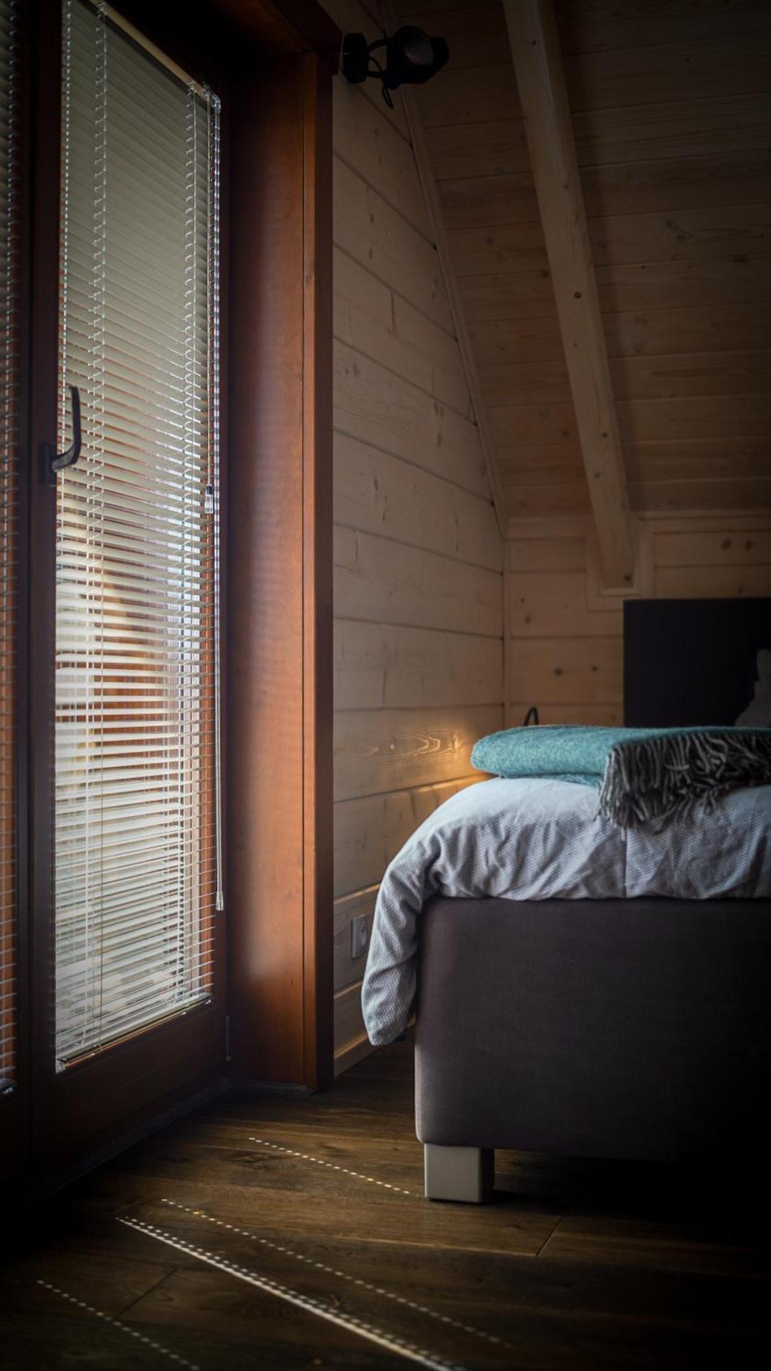 Houten Vakantiewoning "Reisnaarpolen" Royaal Ontbijt, Sauna En Hottub Czarna Góra エクステリア 写真